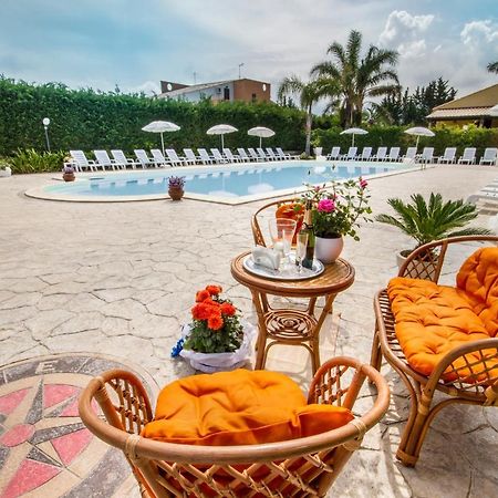 Casa Vacanza Paradise Vicino Cefalu Con Servizio Di Piscina A 3 Chilometri Appartement Campofelice Di Roccella Buitenkant foto