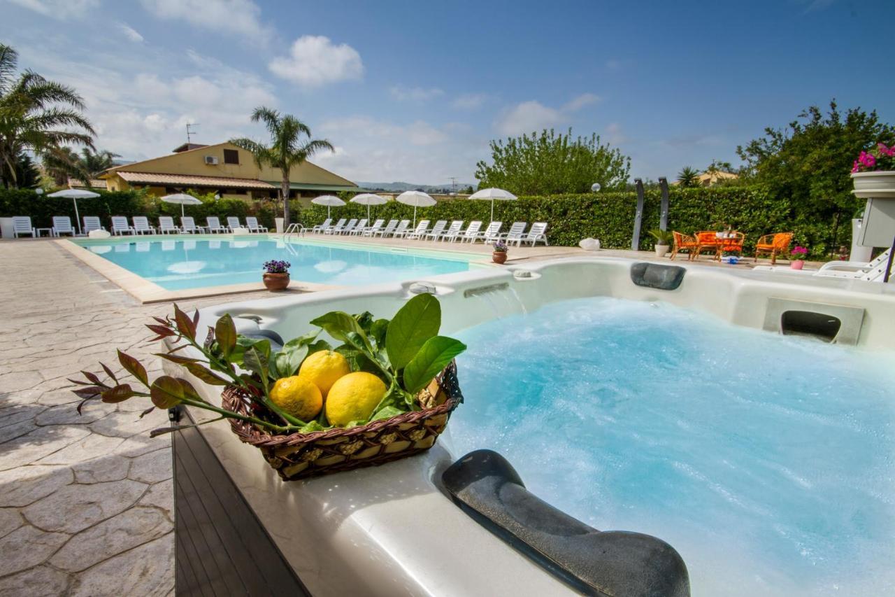 Casa Vacanza Paradise Vicino Cefalu Con Servizio Di Piscina A 3 Chilometri Appartement Campofelice Di Roccella Buitenkant foto