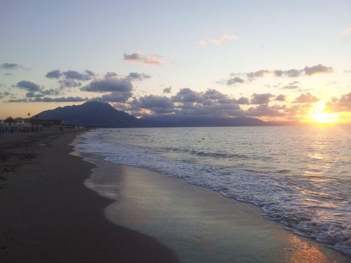 Casa Vacanza Paradise Vicino Cefalu Con Servizio Di Piscina A 3 Chilometri Appartement Campofelice Di Roccella Buitenkant foto